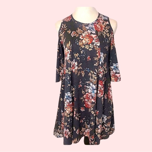 Dresses & Skirts - Floral Cold Shoulder Mini Dress ONE LEFT